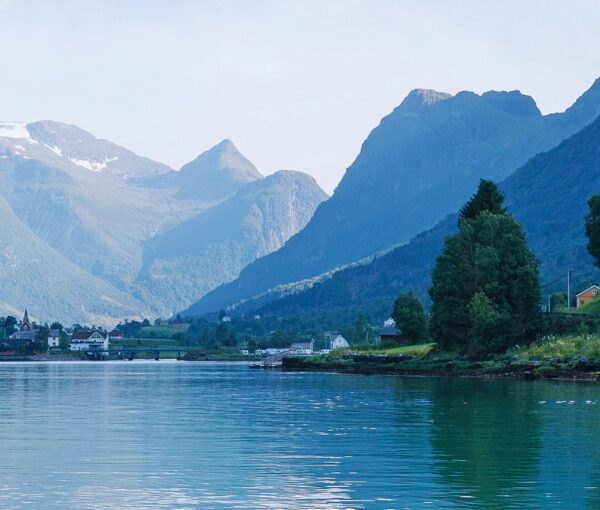 fiordos noruegos en septiembre